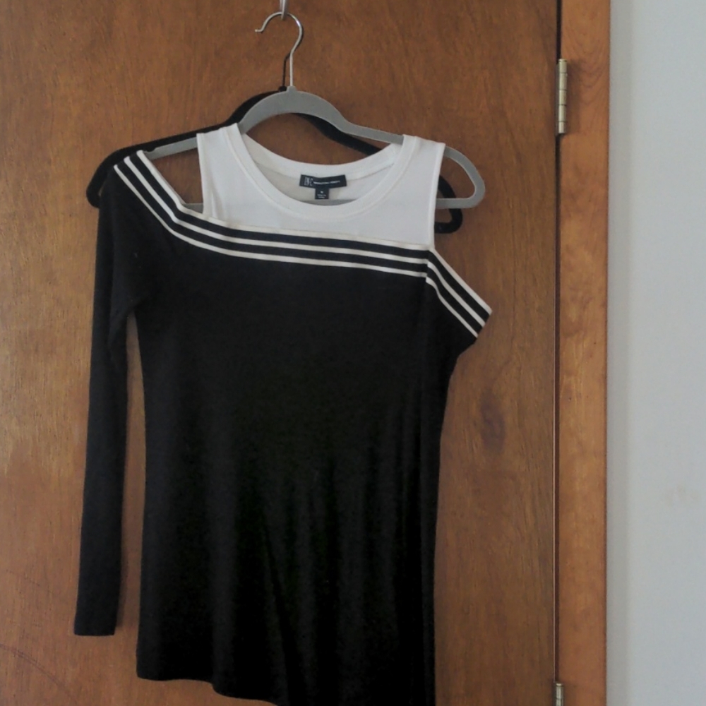 Cold shoulder top